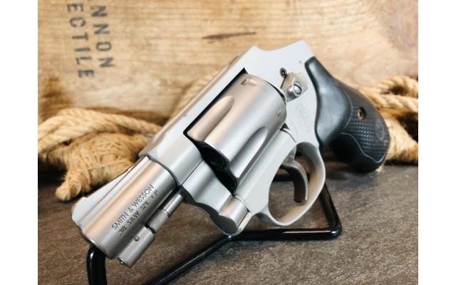 Pre-Owned Smith & Wesson 1-7/8" 5rd .38spl+p w/ Soft Holster