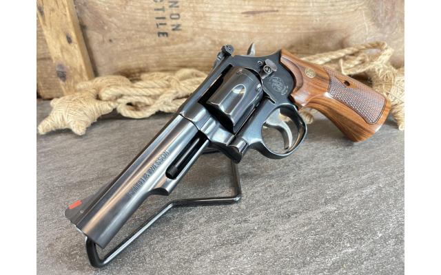 Smith & Wesson Model 19-9 4.25" .357MAG, in original case - Pre-Owned
