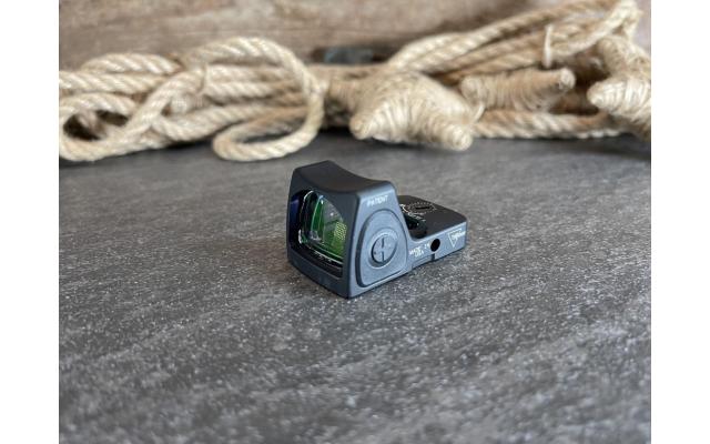 Trijicon RMR Type 2 Adjustable LED 3.25 MOA Red Dot Optic, in original case - Pre-Owned
