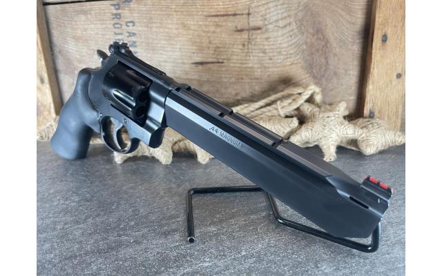 Smith & Wesson Model 629-6 7.5" .44MAG, in soft case - Pre-Owned