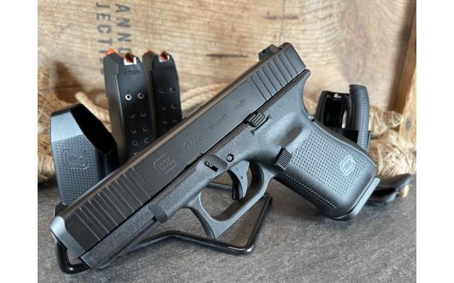Glock 19 Gen 5 4.02" 9mm w/ Front Serrations - NEW