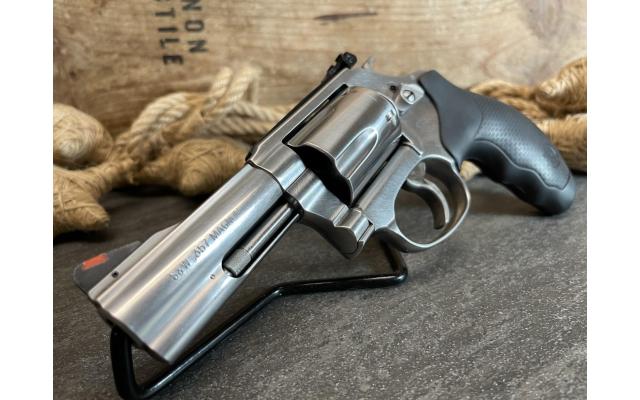 S&W Model 60-15 Chiefs Special 3" .357MAG, in original box - Pre-Owned