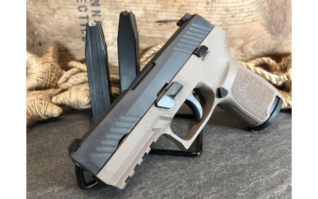 Pre-Owned Sig Sauer P320 Compact 3.9" 9mm / FDE, in original case