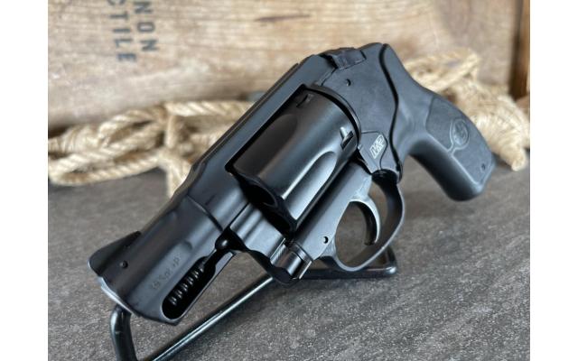 Smith & Wesson Bodyguard 1.9" .38 Special w/ Crimson Trace Laser, in original box - Pre-Owned