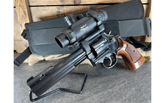 Smith & Wesson Model 586-3 6" .357MAG w/ Tasco ProPoint Optic, in soft case - Pre-Owned