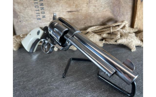 Ruger Vaquero 5.5” .45LC, in original box - Pre-Owned