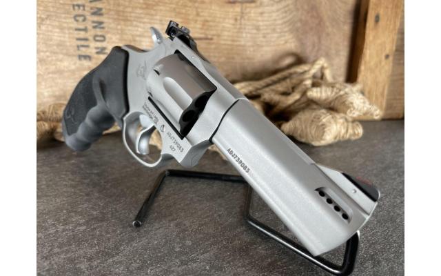 Taurus 627 Tracker 4” .357MAG Revolver - NEW!