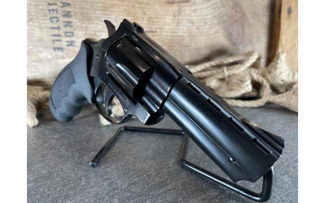 EAA Windicator 4" .357MAG / .38 Special, in original box - Pre-Owned