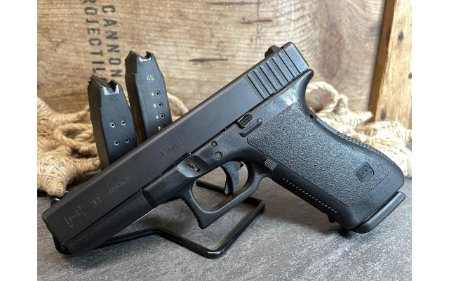 Glock 21 4.6" .45ACP w/ FOUR Magazines - Pre-Owned