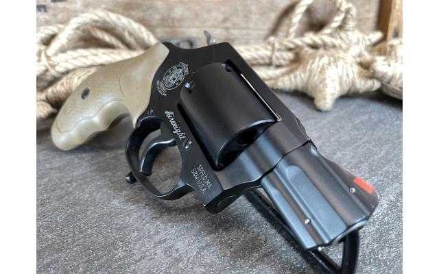 Smith & Wesson Model 360 1.8" .357MAG - NEW