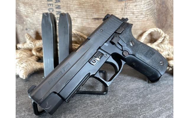 Sig Sauer P226R 4.4" .40S&W Law Enforcement Trade-In, in case - Pre-Owned