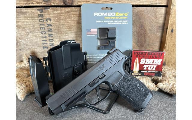 Sig Sauer P365XL 2.7" 9mm Combo Pack w/ 20rd Box Ammunition - NEW!