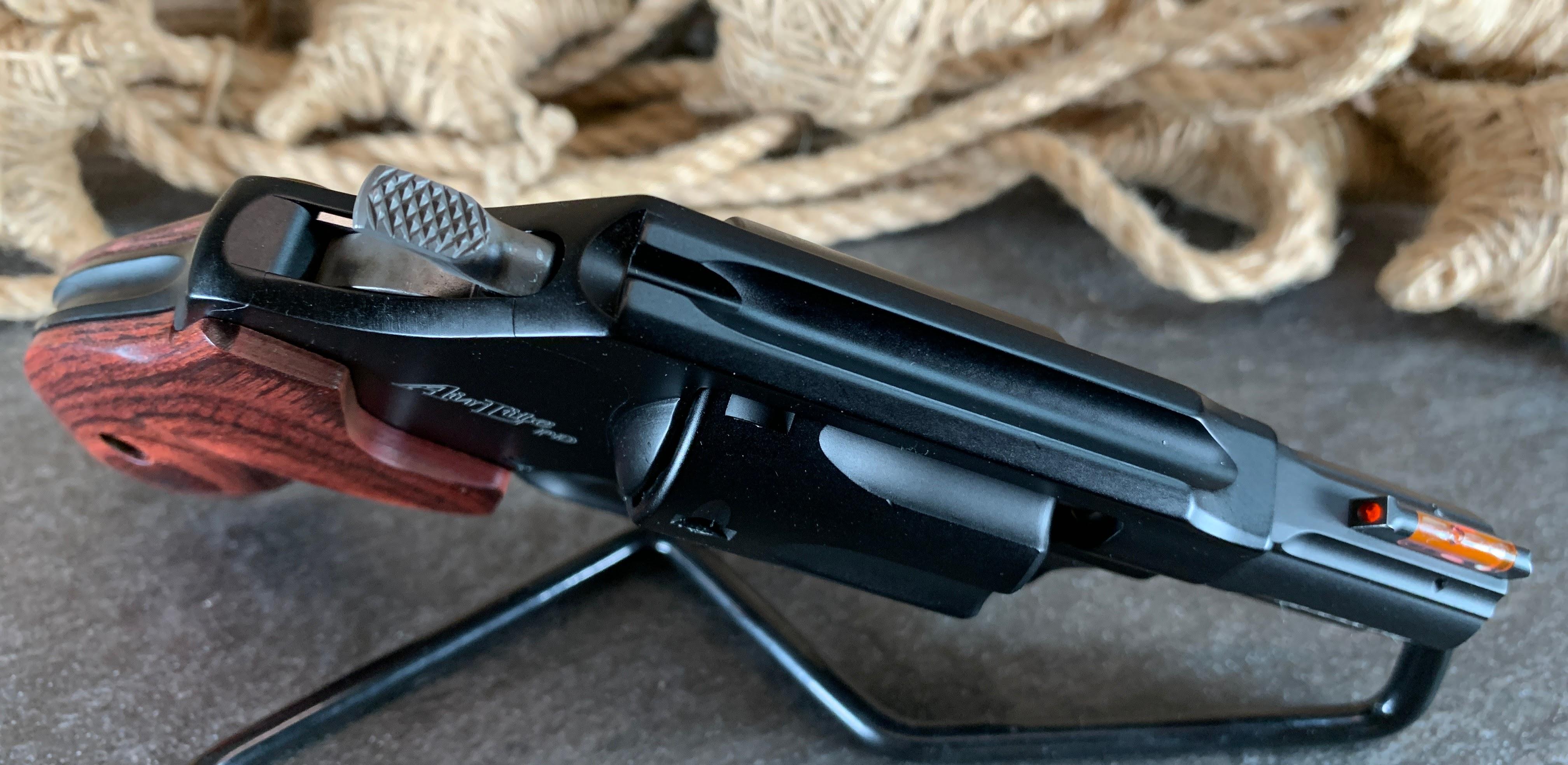 New Smith & Wesson 351PD Airlite .22Mag - harveysauctions.com