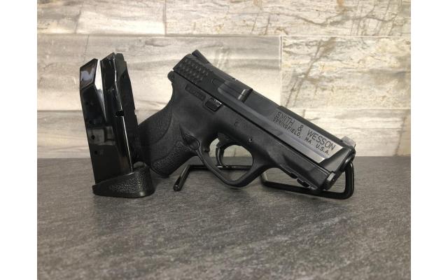 Pre-owned Smith & Wesson M&P 40C .40 S&W