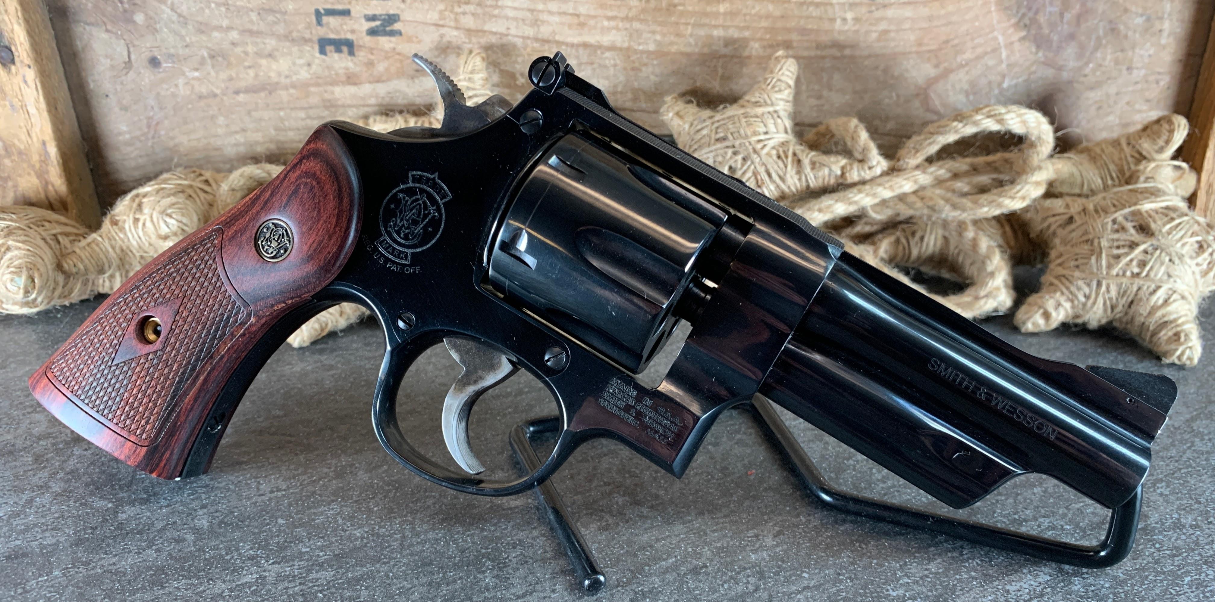New Smith & Wesson 27-9 Classic .357Mag - harveysauctions.com