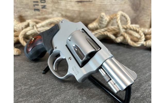 Smith & Wesson Model 642 Centennial Airweight 1.875" .38 Special, in case - Pre-Owned