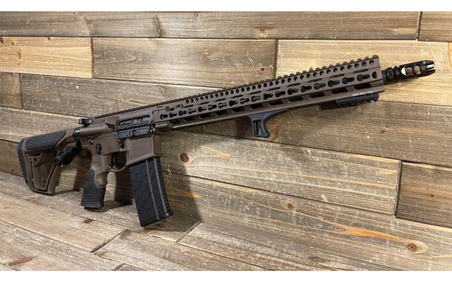 Daniel Defense DDM4 V11 16" 5.56NATO, in case - Pre-Owned