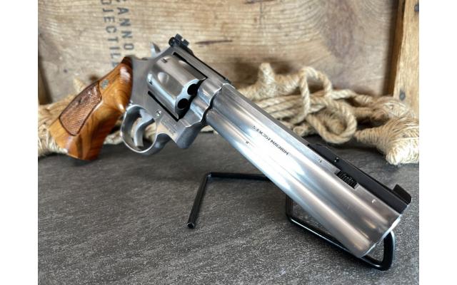 Smith & Wesson Model 686-3 6" .357MAG, in soft case - Pre-Owned