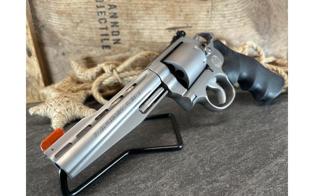 Smith & Wesson Performance Center Model 686 Plus 5" .357MAG - NEW!