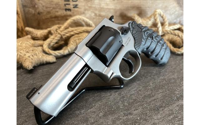 Taurus 856 Defender 3" .38 Special - NEW!