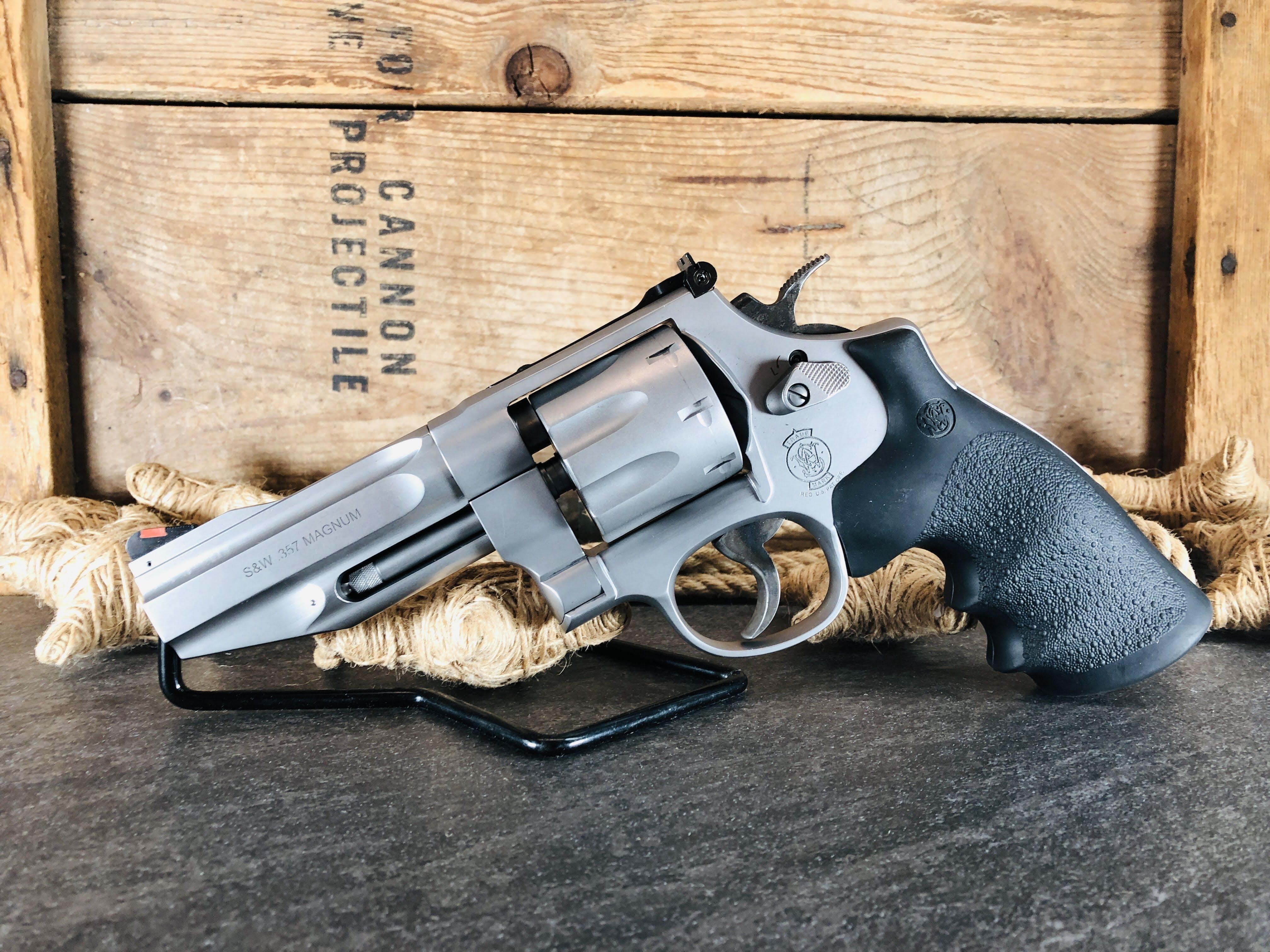 New Smith & Wesson 627 PC .357 Magnum - harveysauctions.com