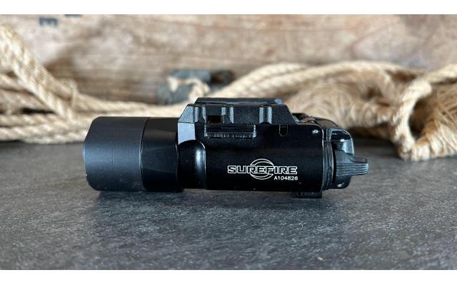Pre-owned Surefire X300 Ultra Light