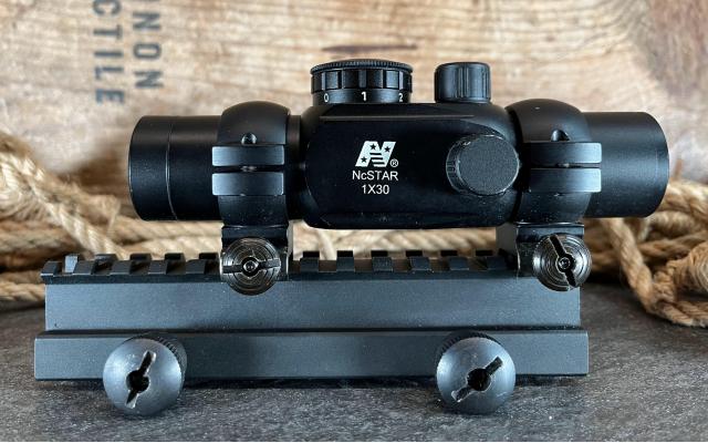 Pre-owned NCStar 1x30 Optic W/ Mount