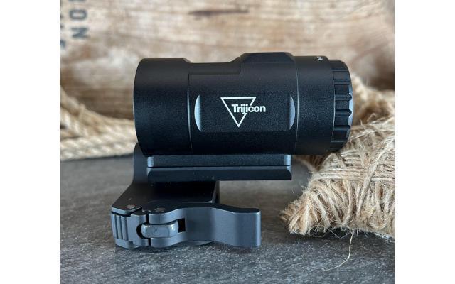 New Trijicon MRO HD 3X Magnifier W/ Flip Mount