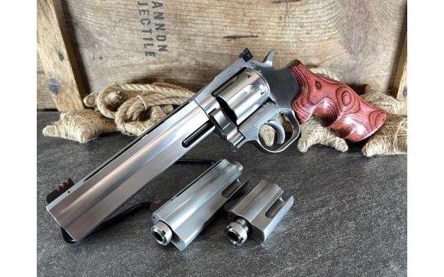 Dan Wesson 715 6" .357MAG, Stainless in original case - Pre-Owned
