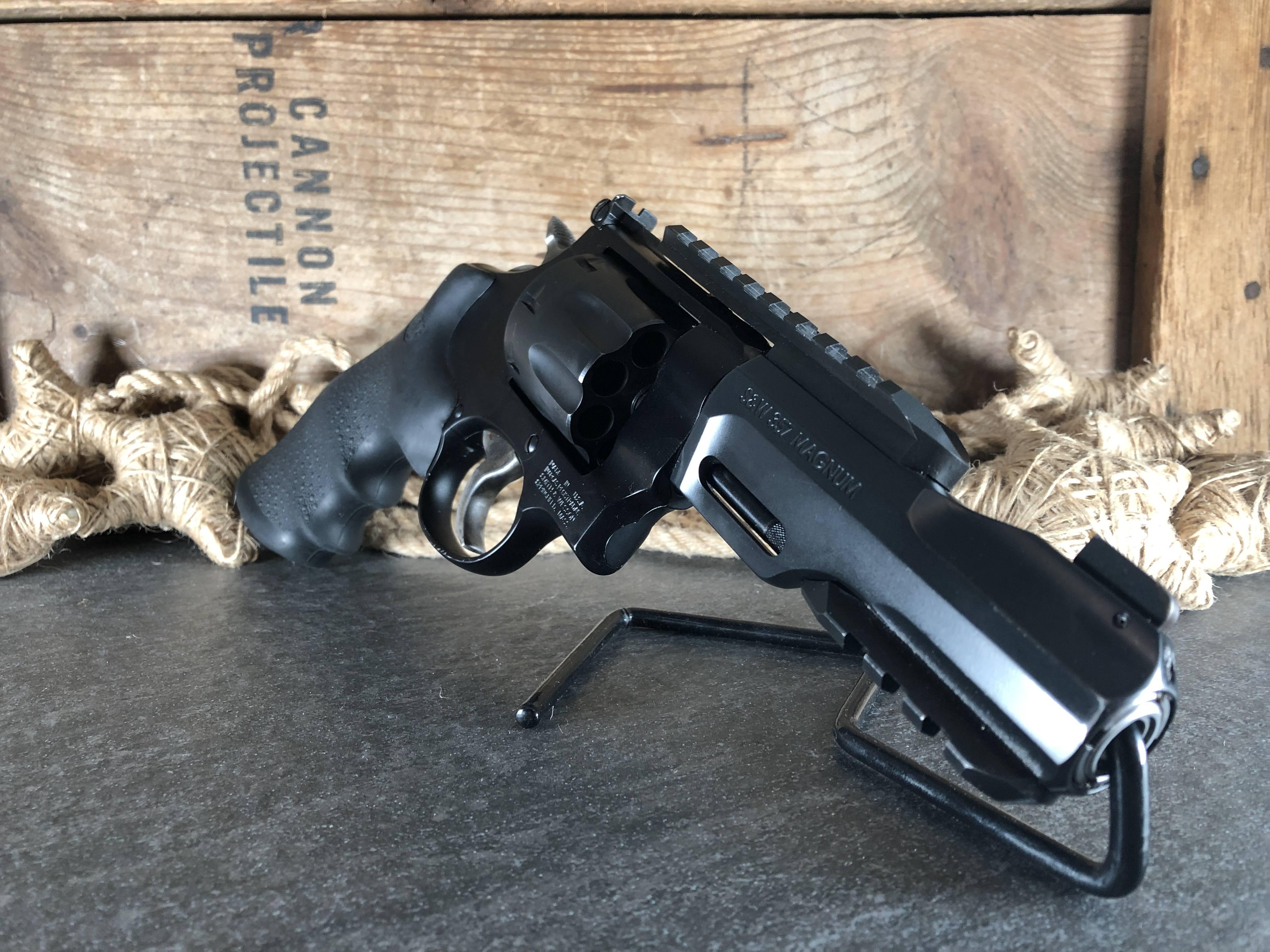 327 R8 Pre-owned Smith & Wesson 327 R8 Performance Center .357Mag in Hard Case ...
