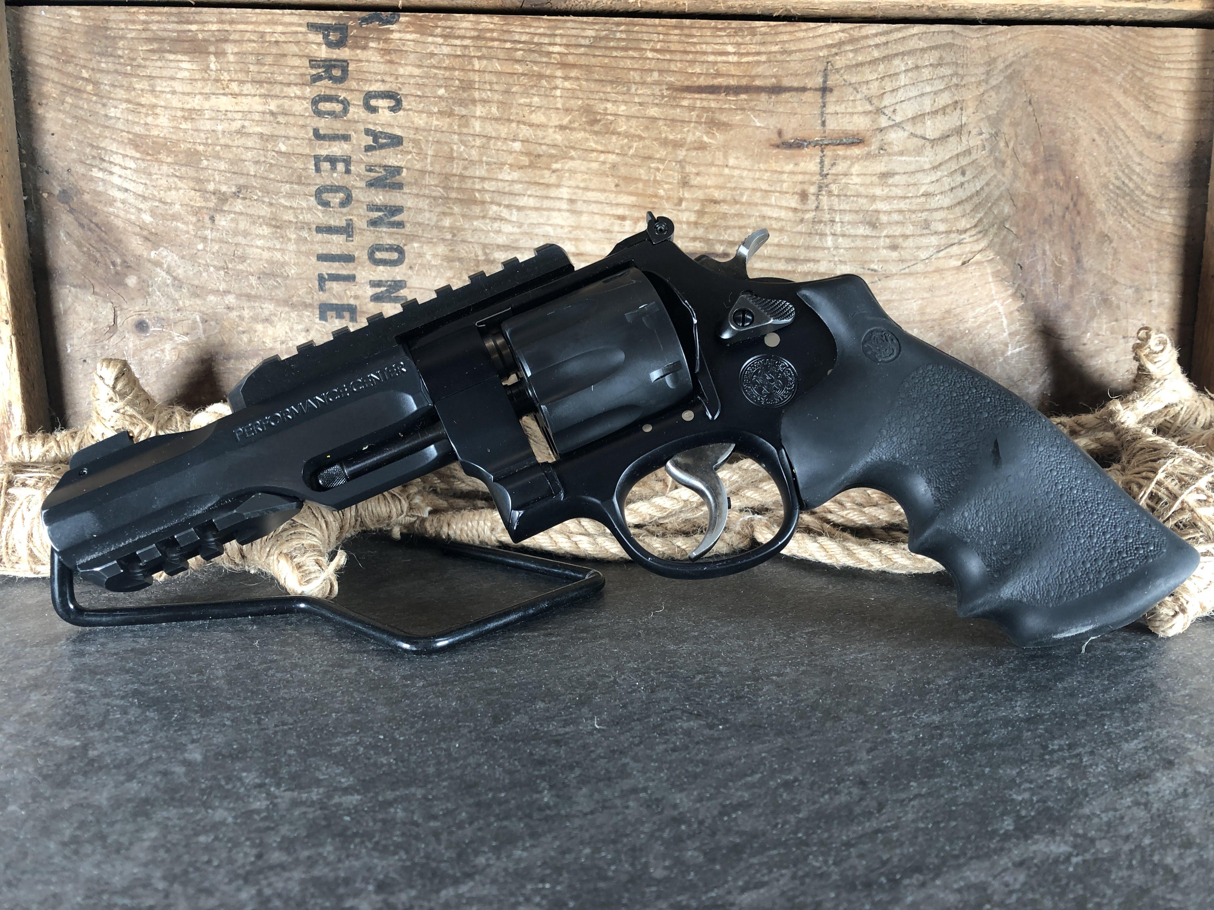 327 R8 Pre-owned Smith & Wesson 327 R8 Performance Center .357Mag in Hard Case ...