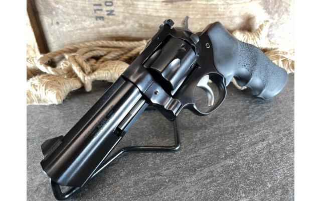 Ruger GP100 4.2" .357MAG, in case - Pre-Owned