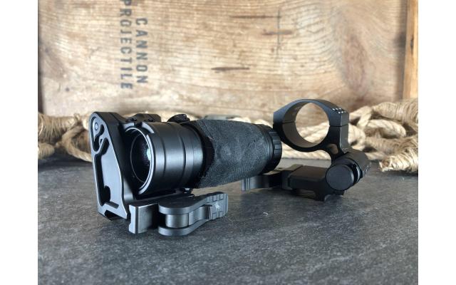 Pre-owned MeproLight 3X Unity Magnifier in Box