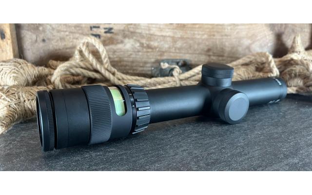New Trijicon Accupoint 1-4x24 30mm Green Triangle Scope