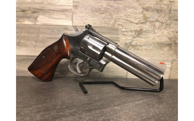 Pre-owned Smith & Wesson Model 686 .357 Magnum