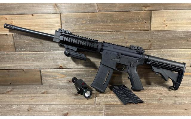 Smith & Wesson M&P15 16" 5.56NATO, in camo range case - Pre-Owned