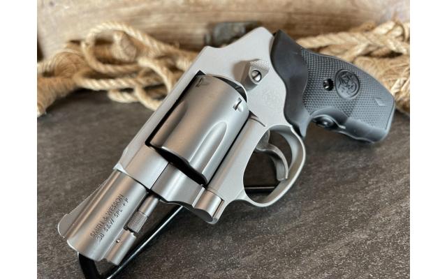 Smith & Wesson Model 642 w/ Crimson Trace Laser - NEW!