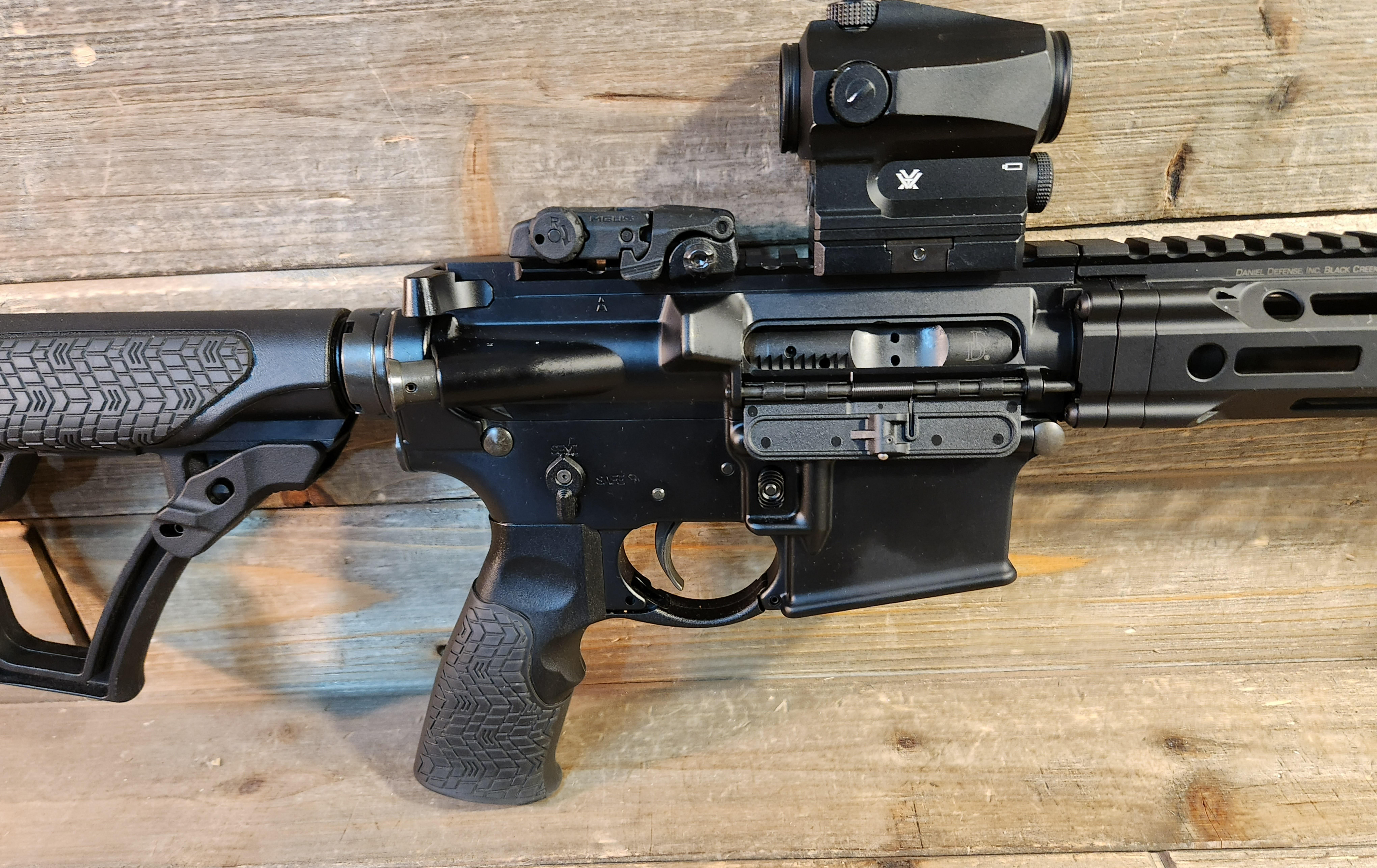 Pre-owned Daniel Defense V7 5.56 with Vortex& Streamlight in Original ...