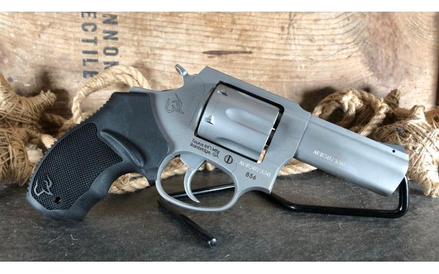 New Taurus 856 .38spl - harveysauctions.com