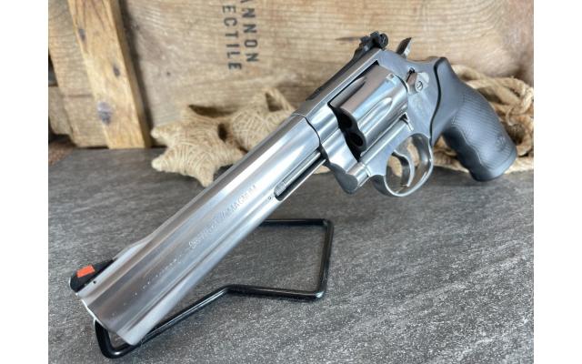 Smith & Wesson Model 686 Distinguished Combat 6" .357MAG - NEW!