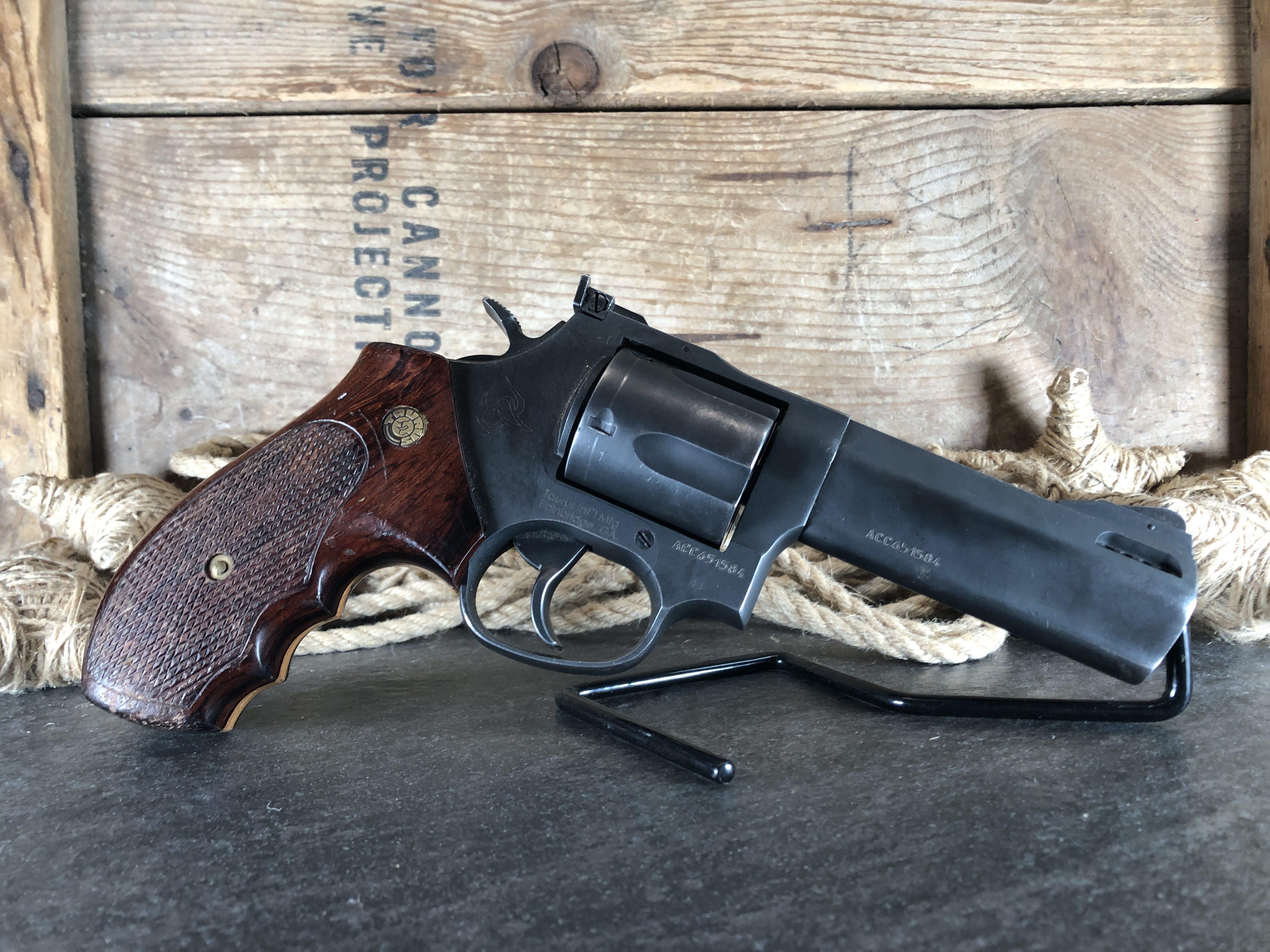 Pre-owned Taurus Tracker .44mag No Box - harveysauctions.com