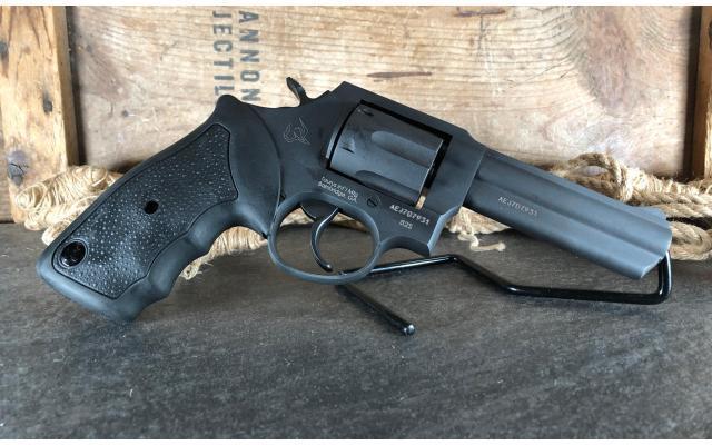 New Taurus 82 Security .38Spl