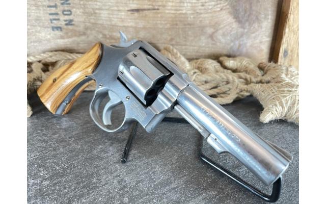 Smith & Wesson Model Model 64-3 4" .38 Special, in soft case - Pre-Owned