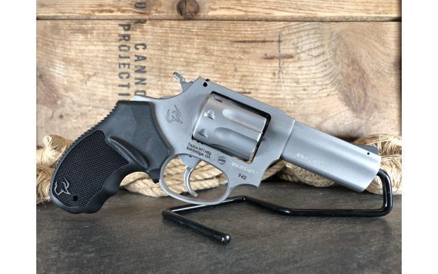 New Taurus 942 .22lr