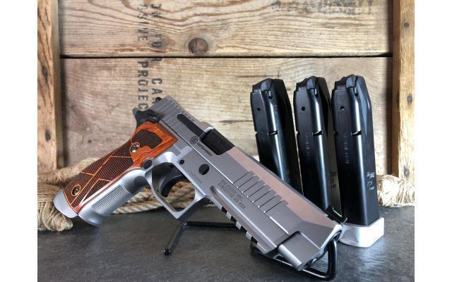 Pre-owned Sig Sauer P226 X-Five 9mm In Hard Case