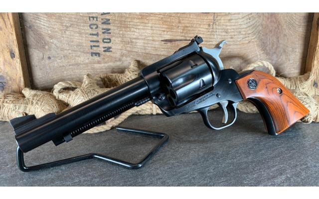 New Ruger Super Blackhawk .44Mag 5.5"