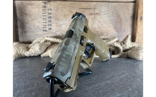 New Heckler & Koch VP9 9mm FDE/Camo - harveysauctions.com