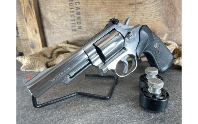 Smith & Wesson Model 66-2 4" .357MAG, in original case - Pre-Owned