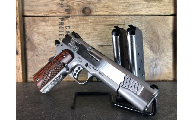 Pre-owned Smith & Wesson SW1911 .45acp In Hard Case