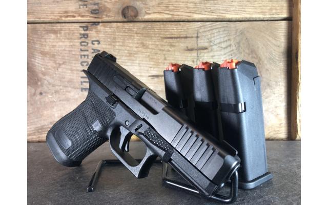 Pre-owned Glock 19 Gen6 9mm In Hard Case